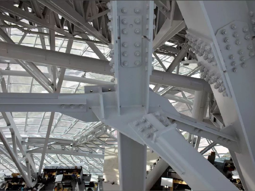 鋼結構的連接方式各有缺點，結構工程師為你解惑